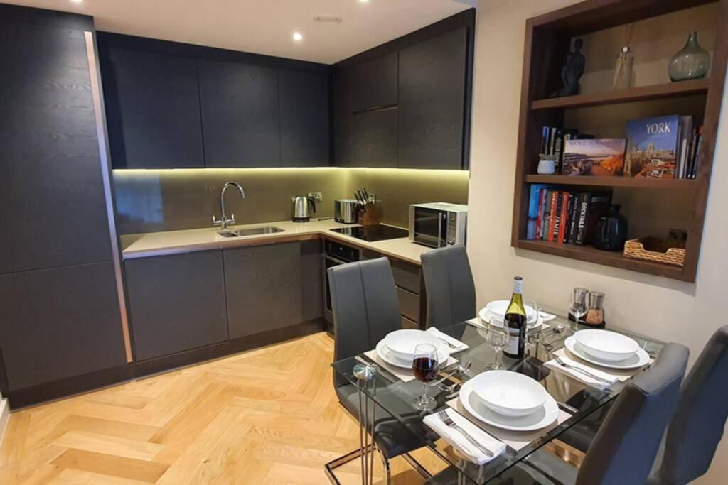 Luxury One Bedroom Apartment Within The City Walls York Buitenkant foto